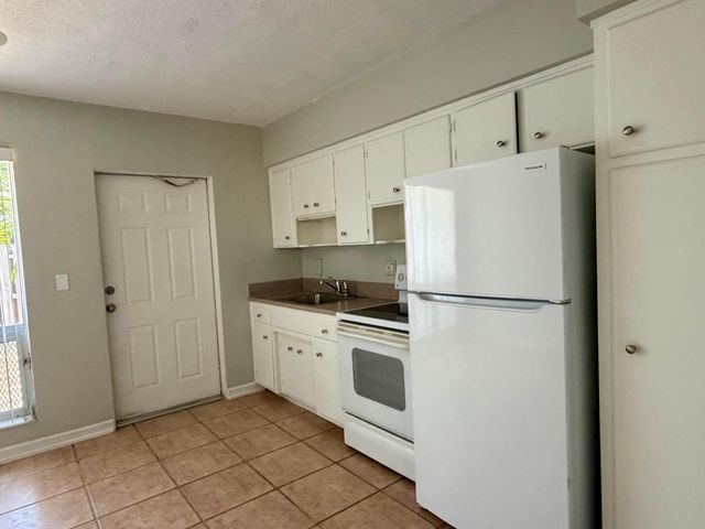 3041 NE 20th Terrace, Fort Lauderdale, FL 33306
