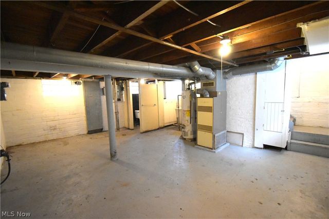 3885 W 135th Street, Cleveland, OH 44111