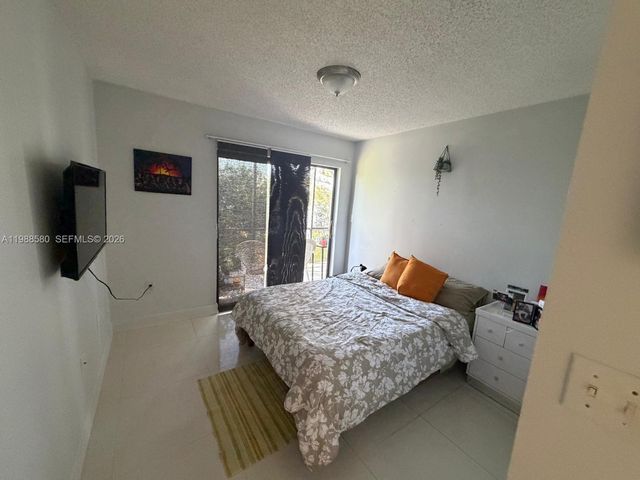 468 NE 206th Ln 102, Miami, FL 33179