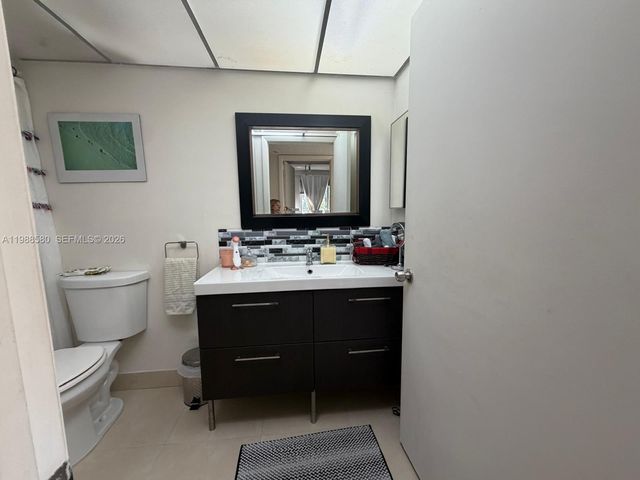 468 NE 206th Ln 102, Miami, FL 33179