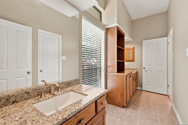 8607 BRAUN HILL DR, San Antonio, TX 78254