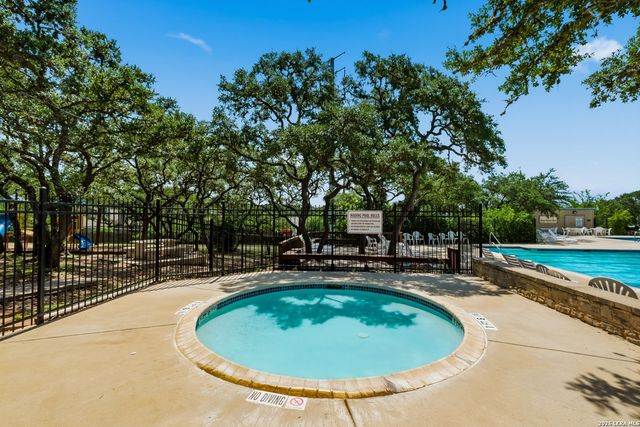 8607 BRAUN HILL DR, San Antonio, TX 78254