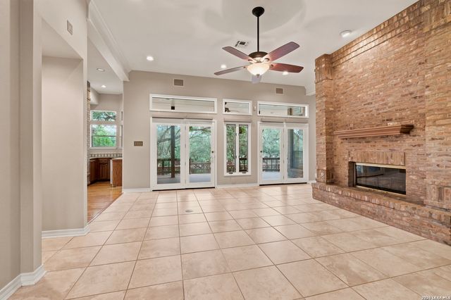 8607 BRAUN HILL DR, San Antonio, TX 78254