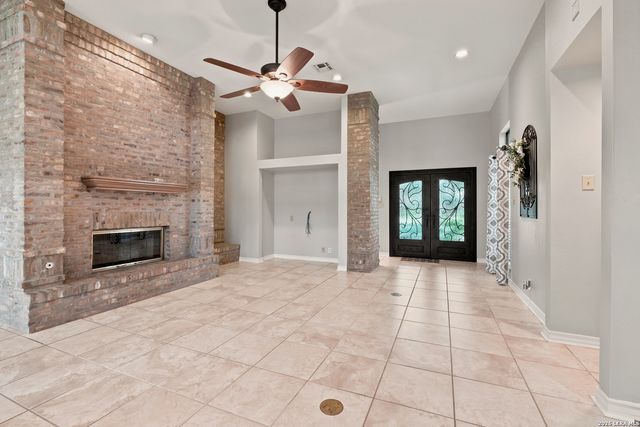 8607 BRAUN HILL DR, San Antonio, TX 78254
