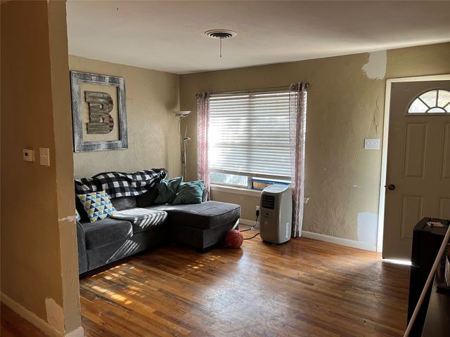 1019 W Bullock Street, Denison, TX 75020