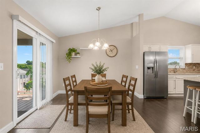 2347 Fire Crest Court, Washington, MO 63090