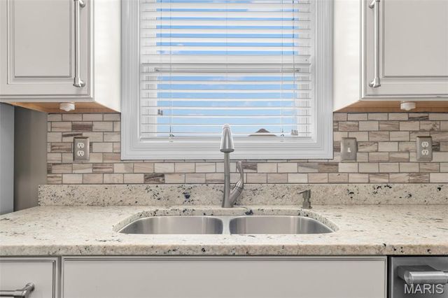 2347 Fire Crest Court, Washington, MO 63090