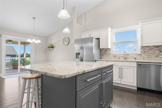 2347 Fire Crest Court, Washington, MO 63090
