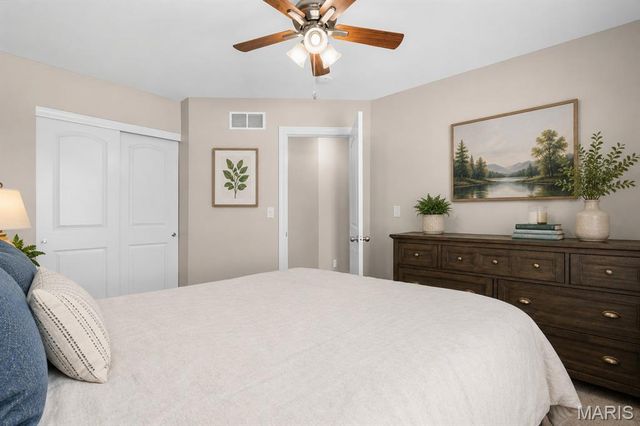 2347 Fire Crest Court, Washington, MO 63090