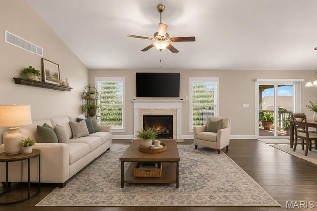 2347 Fire Crest Court, Washington, MO 63090