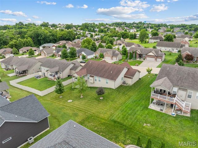 2347 Fire Crest Court, Washington, MO 63090