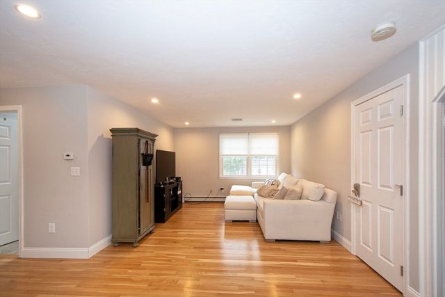 4 Kendall Village 4, Cohasset, MA 02025