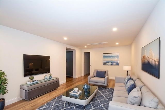 4 Kendall Village 4, Cohasset, MA 02025