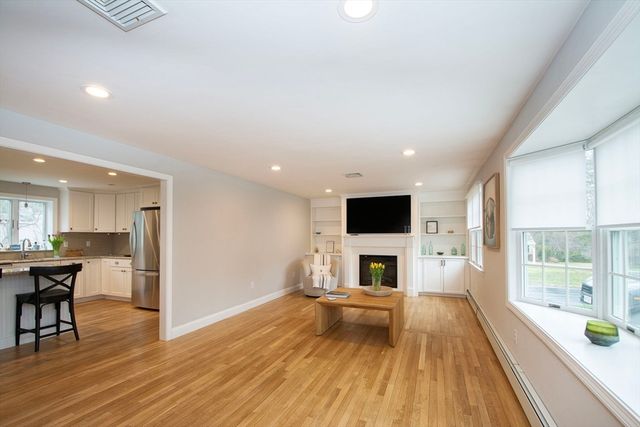 4 Kendall Village 4, Cohasset, MA 02025