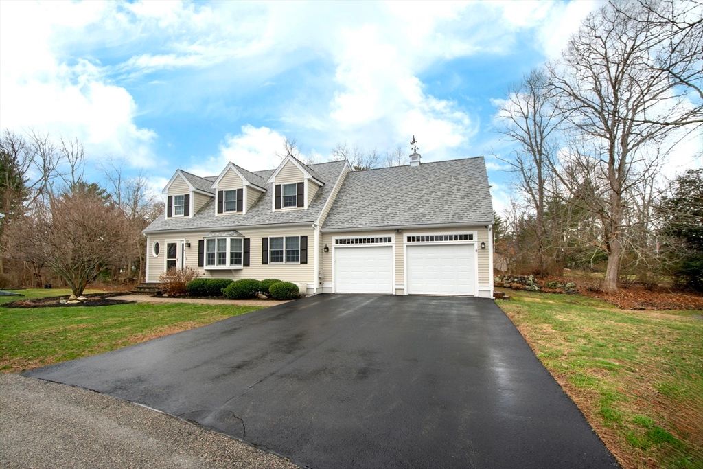 4 Kendall Village 4, Cohasset, MA 02025