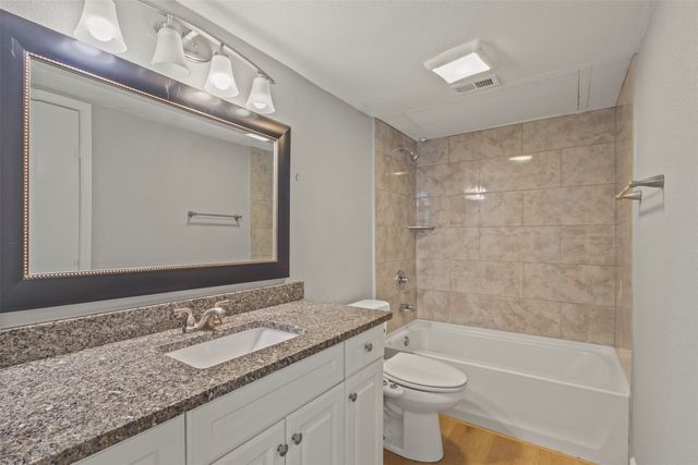 2101 Park Willow Lane A, Arlington, TX 76011