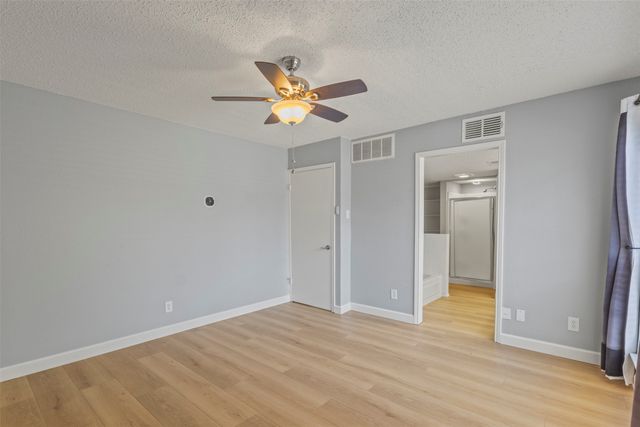 2101 Park Willow Lane A, Arlington, TX 76011