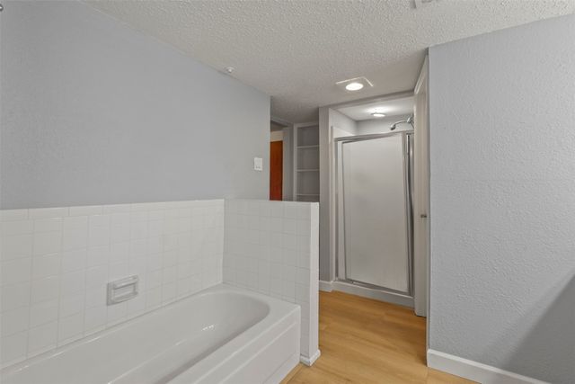 2101 Park Willow Lane A, Arlington, TX 76011