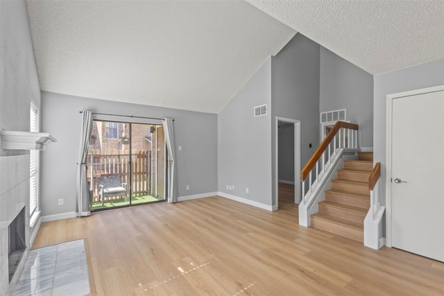 2101 Park Willow Lane A, Arlington, TX 76011