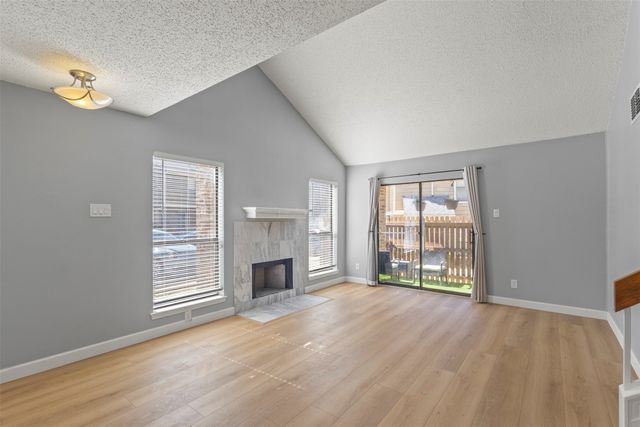 2101 Park Willow Lane A, Arlington, TX 76011