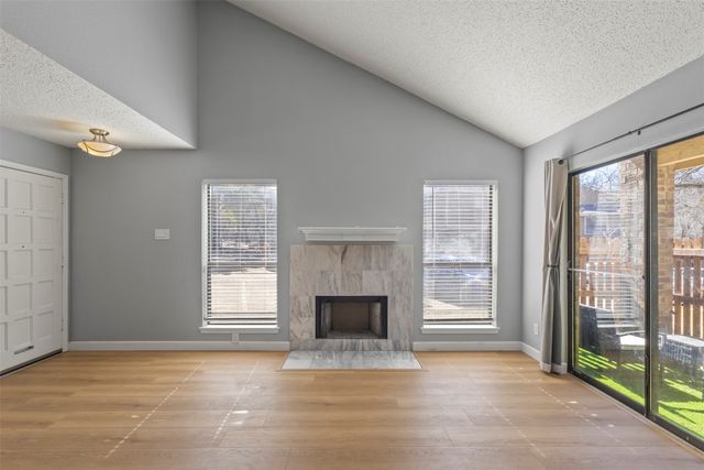 2101 Park Willow Lane A, Arlington, TX 76011