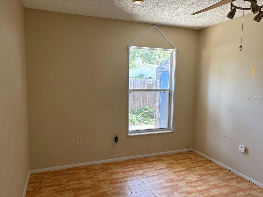 Image 7 of property listing at 4604 RIDGE POINT, Tampa, FL 33624