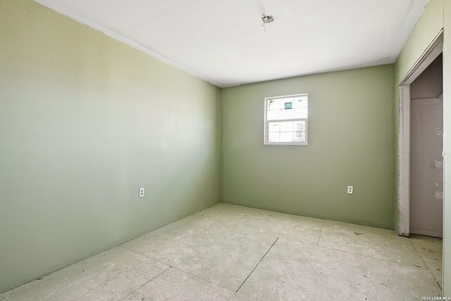 11515 Ford, Adkins, TX 78101