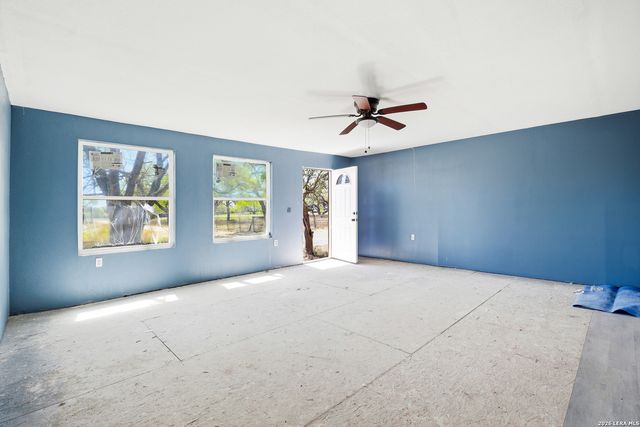 11515 Ford, Adkins, TX 78101