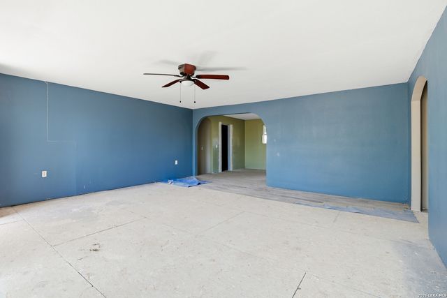 11515 Ford, Adkins, TX 78101