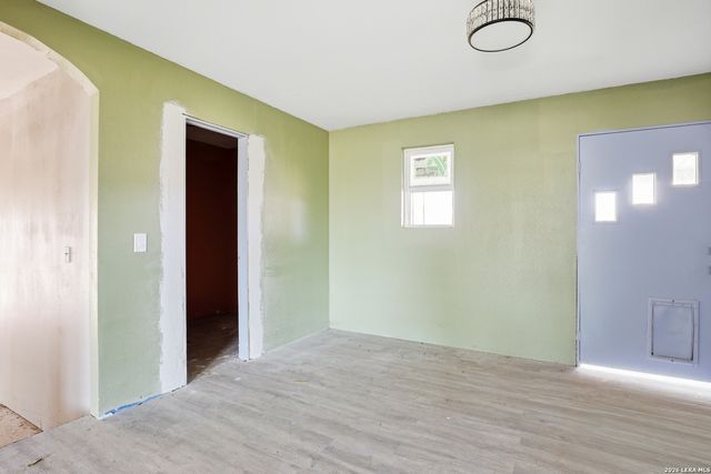 11515 Ford, Adkins, TX 78101