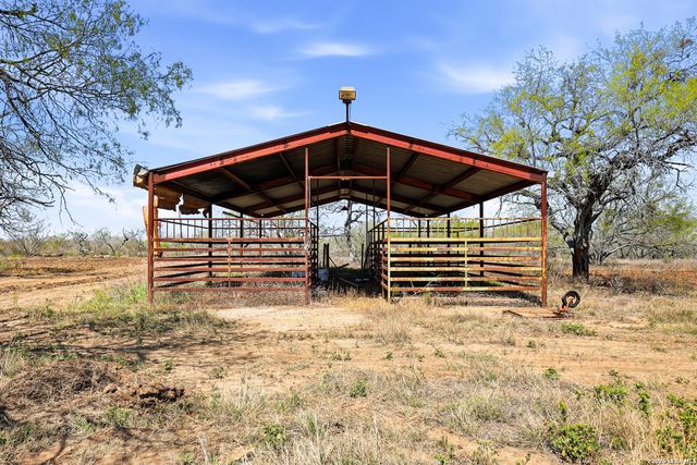 11515 Ford, Adkins, TX 78101