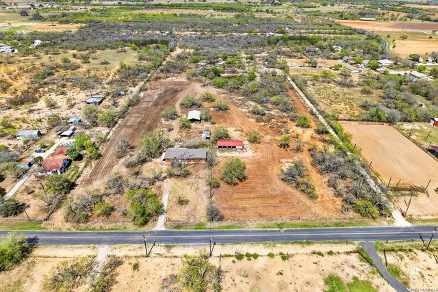 11515 Ford, Adkins, TX 78101