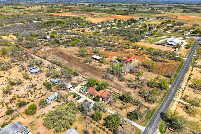 11515 Ford, Adkins, TX 78101