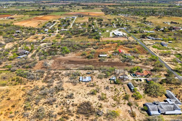 11515 Ford, Adkins, TX 78101