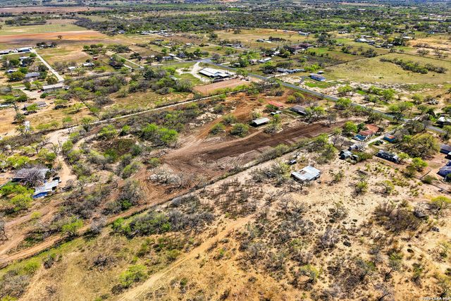 11515 Ford, Adkins, TX 78101