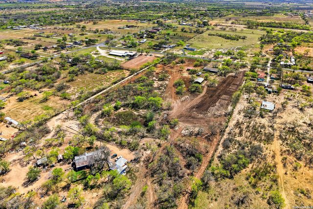 11515 Ford, Adkins, TX 78101