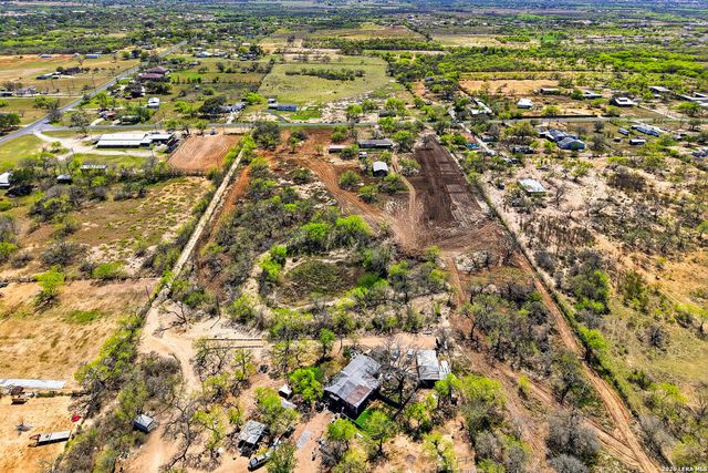 11515 Ford, Adkins, TX 78101