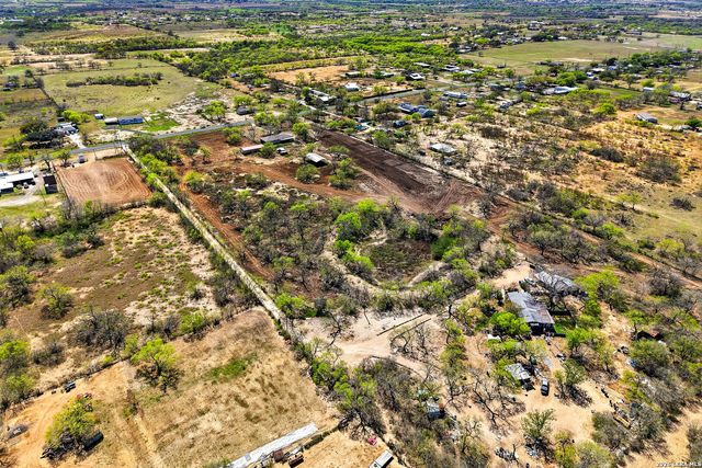 11515 Ford, Adkins, TX 78101