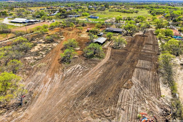 11515 Ford, Adkins, TX 78101