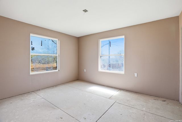 11515 Ford, Adkins, TX 78101