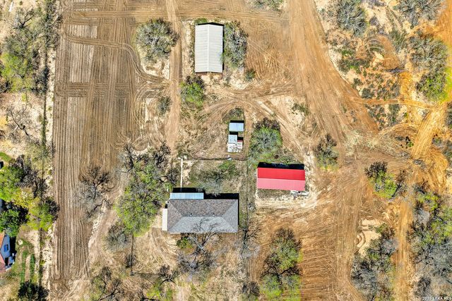 11515 Ford, Adkins, TX 78101