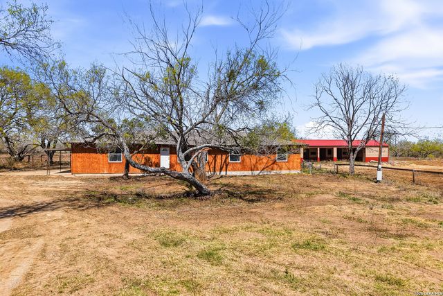 11515 Ford, Adkins, TX 78101