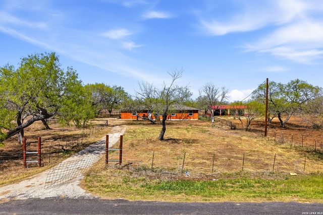 11515 Ford, Adkins, TX 78101