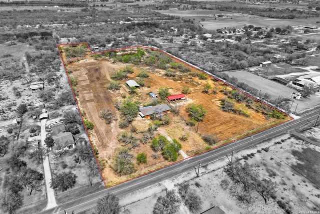 11515 Ford, Adkins, TX 78101