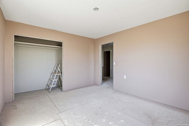 11515 Ford, Adkins, TX 78101