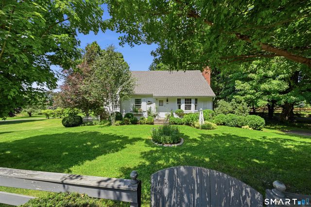 385 Middle Road Turnpike, Woodbury, CT 06798