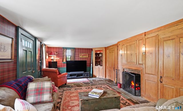 385 Middle Road Turnpike, Woodbury, CT 06798