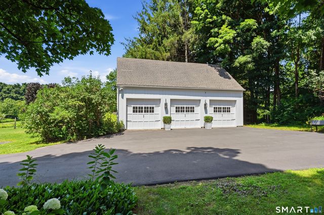 385 Middle Road Turnpike, Woodbury, CT 06798