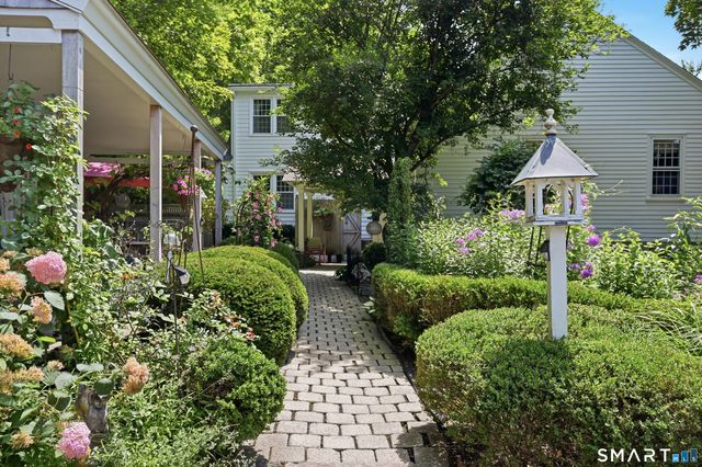 385 Middle Road Turnpike, Woodbury, CT 06798