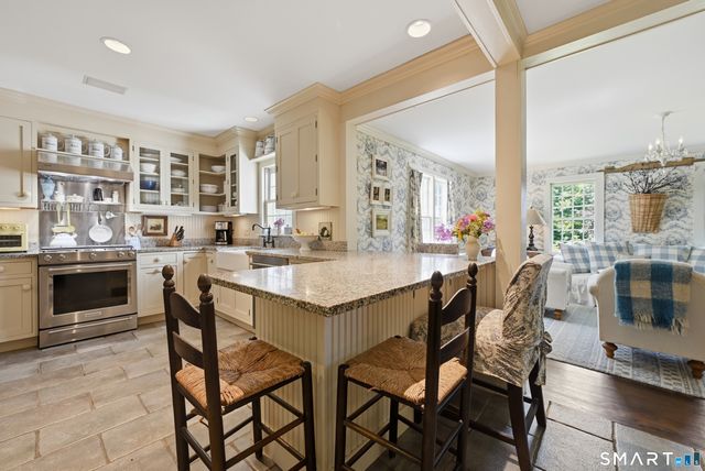 385 Middle Road Turnpike, Woodbury, CT 06798